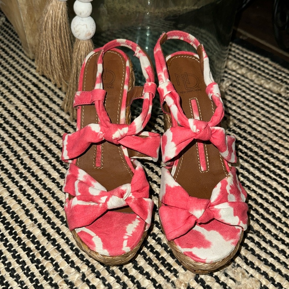 New direction tie dye platform wedge